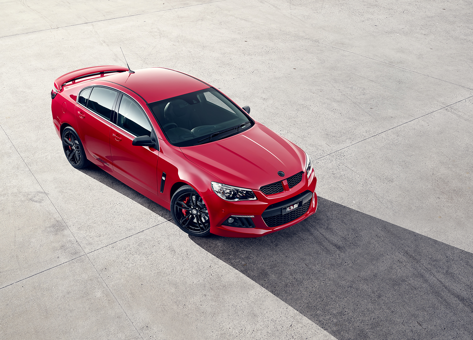 HSV25thR8_Front_3_4 2_simple2000A